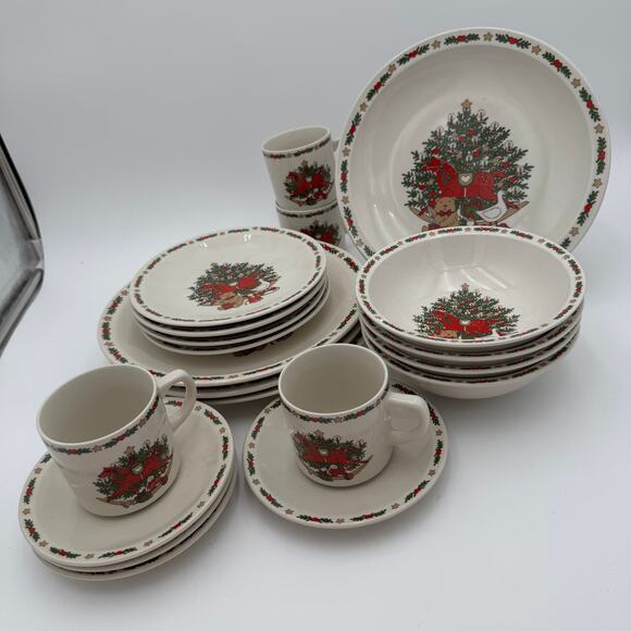 Vintage Salad Plates in O Christmas Tree by Ten Strawberry Street Set of 4 - Picture 13 of 13